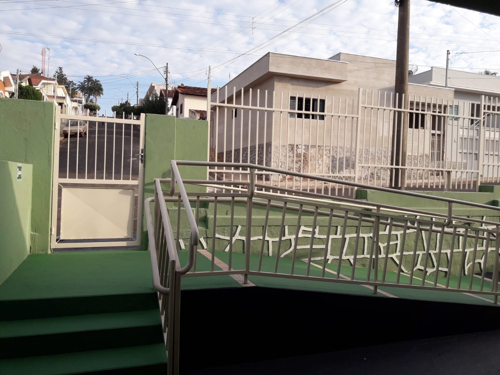 Entrada e acesso do Lar São Vicente de Paulo